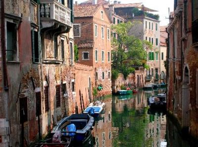 <a href=http://www.destination-italie.net/galeries/detail.php?view=57><B>Les canaux de Venise</B></a> 
